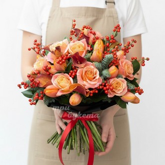 Новогодний букет из 11 оранжевых роз