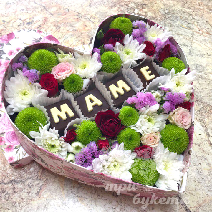 Подарок из хризантем ко Дню Матери