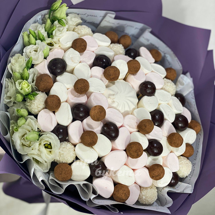 Букет из 1 зефира и маршмеллоу (в фиолетовом оформлении)