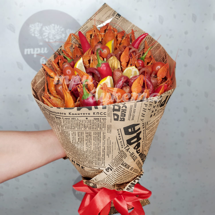 Букет из раков, перца и колбасы