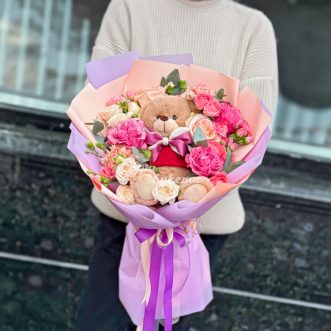 Букет гвоздик и роз с Мишкой на 14 февраля